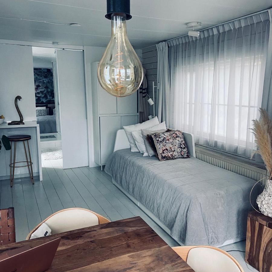 Houseboat Bonnie Bed & Breakfast Amsterdam Dış mekan fotoğraf